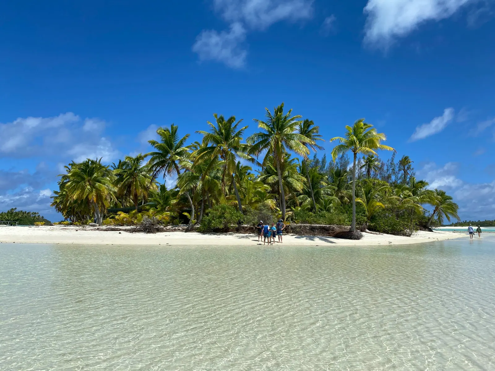 Turquoise lagoon in the Cook Islands
